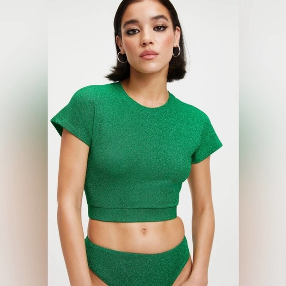 GOOD AMERICAN NWOT Sparkle Crop Cover-Up Tee Silver Size M 6/8. - Picture 2 of 5